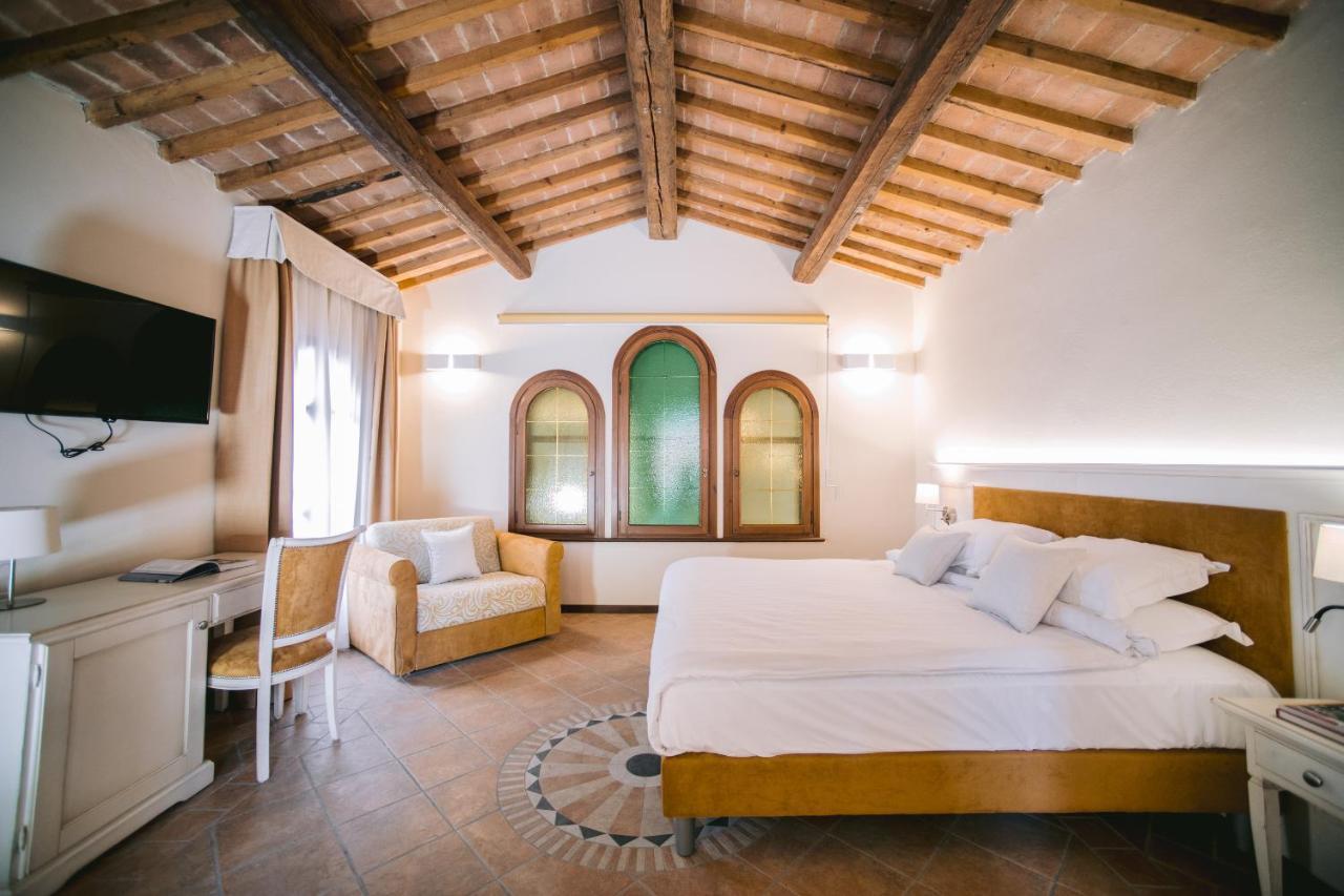 Bacco D'Oro Wine & Relais Hotel Mezzane di Sotto Exterior photo