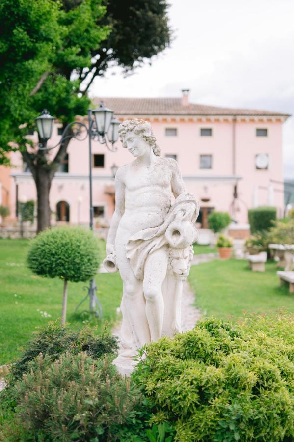 Bacco D'Oro Wine & Relais Hotel Mezzane di Sotto Exterior photo